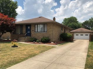 4886 Southwood Dr, Brooklyn, OH