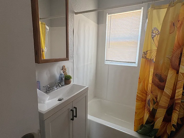703 W B Ave — Photo 5
