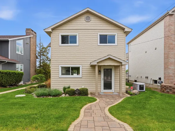 8492 N Shore Dr, Clarklake, MI 49234