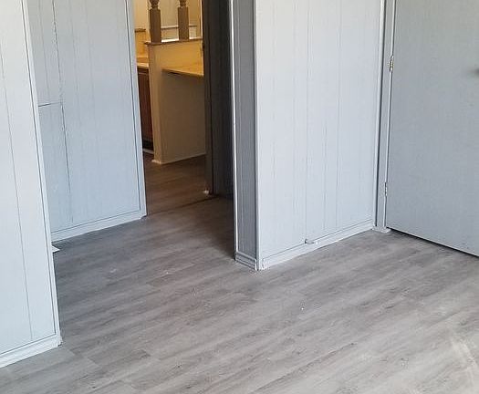 5th image of 5605 Fort Worth Ave