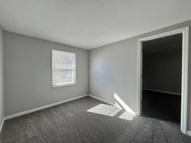 204 Courtyard Cir — Photo 85
