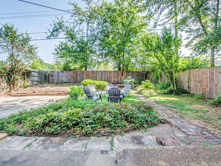 2385 Parkway Pl — Photo 8
