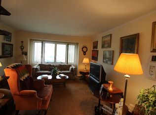 10 Essex Rd, Plainview, NY 11803