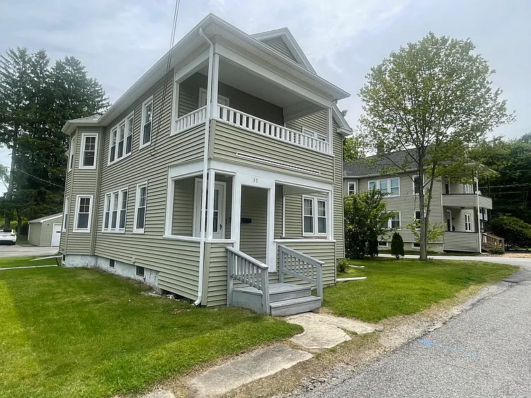 39 Brook St #2 — Photo 2