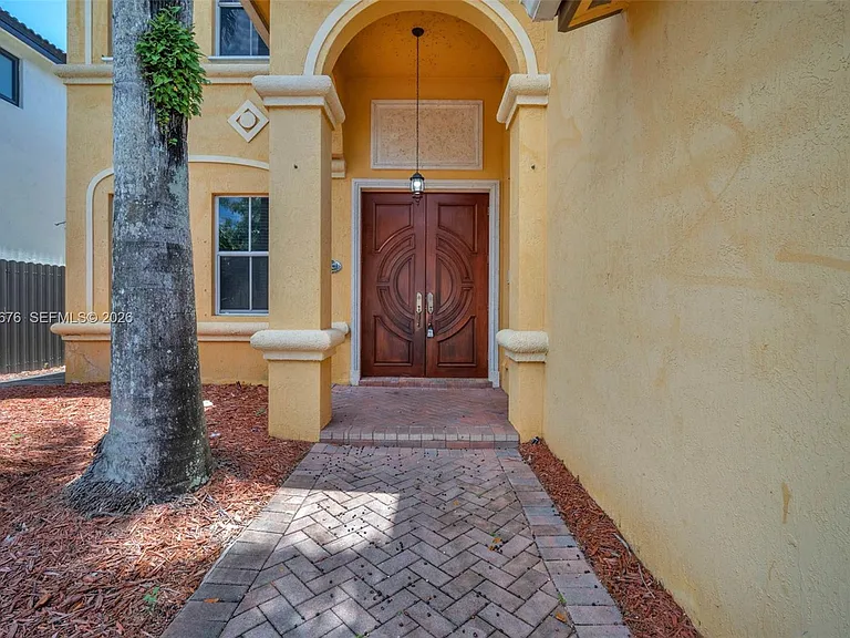 2155 SW 156th Ct — Photo 5