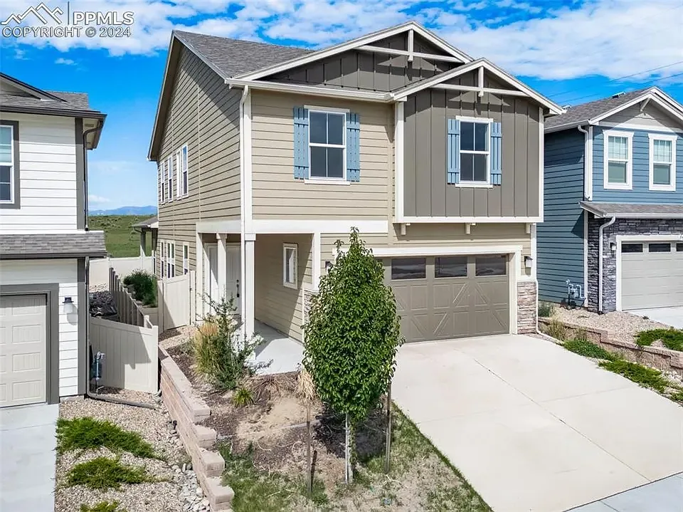 4 bed, 2.5 bath, 2232 sqft, $2,850 — Photo 2