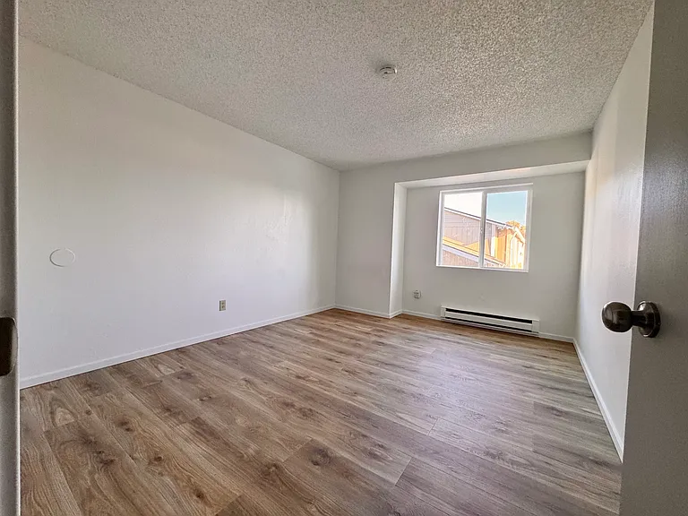 1633 Maple Ln #H4 — Photo 11