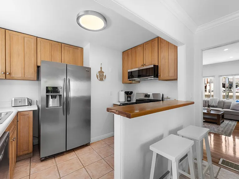 1303 Cave St — Photo 18