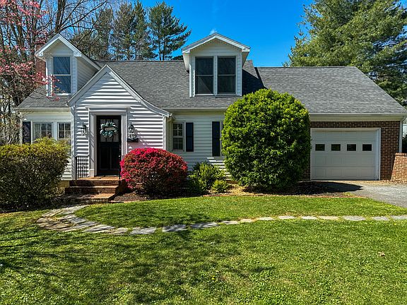 3rd image of 409 Morningside Dr
