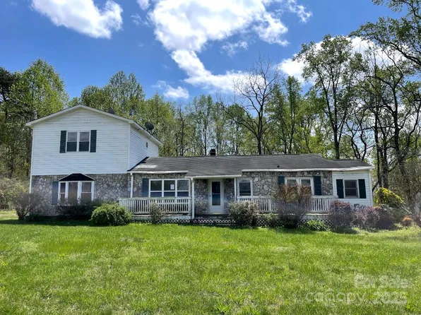 1088 Ramie Mitchell Rd, Hiddenite, NC 28636