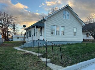 211 W 11th St, Bicknell, IN