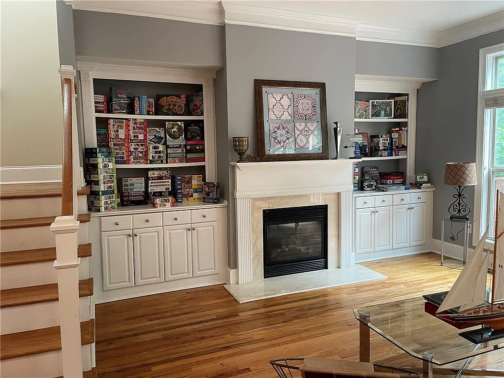 4 bed, 3.5 bath, 2583 sqft, $3,300 — Photo 1