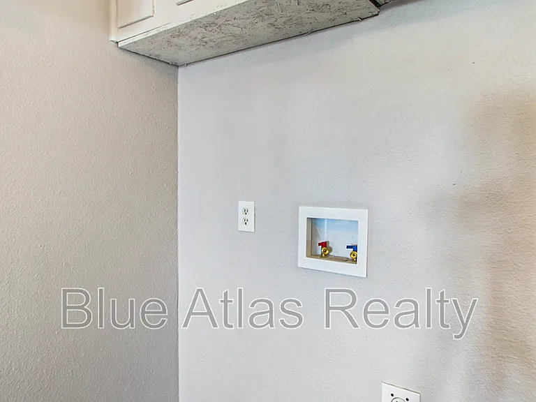 5633 Ramey Ave — Photo 14