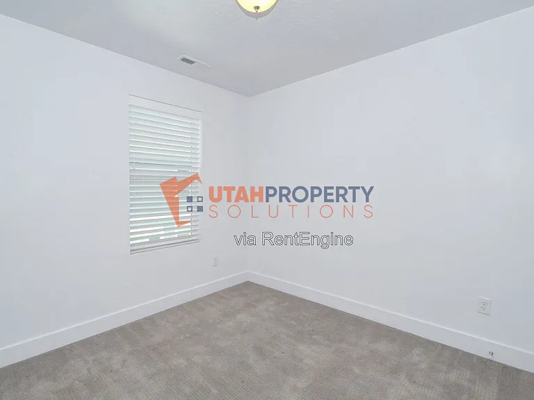 1790 W Dalmeny Way — Photo 18