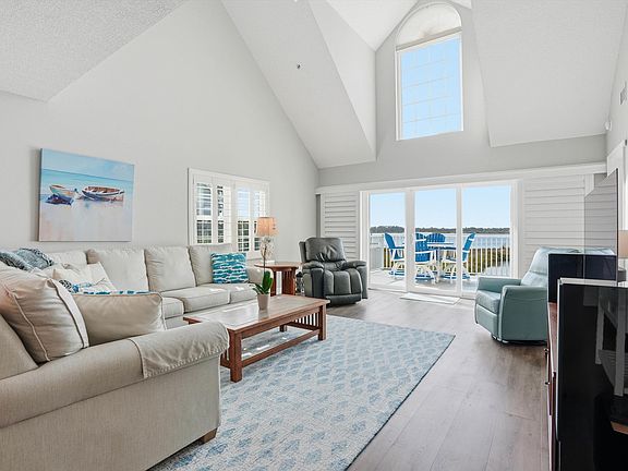 3rd image of 328 Village Dr Unit F