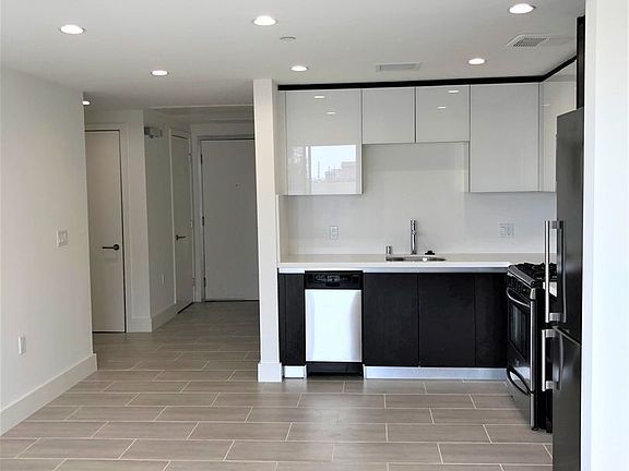 5th image of 1750 Sawtelle Blvd #Penthouse 2