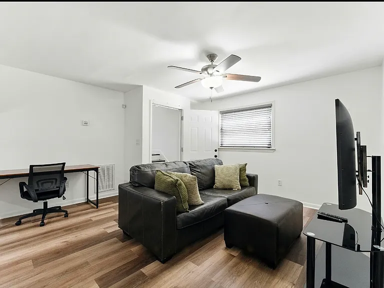 2820 Memorial Dr SE — Photo 14