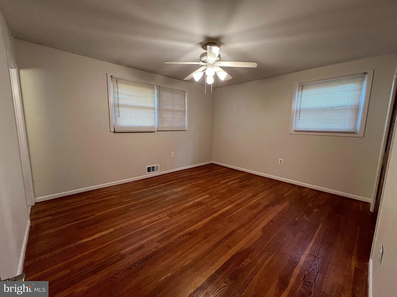 5 bed, 2658 sqft, $3,500 — Photo 4