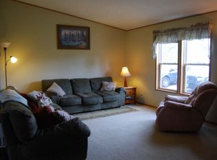 7 Duff Ave, Newcastle, WY 82701