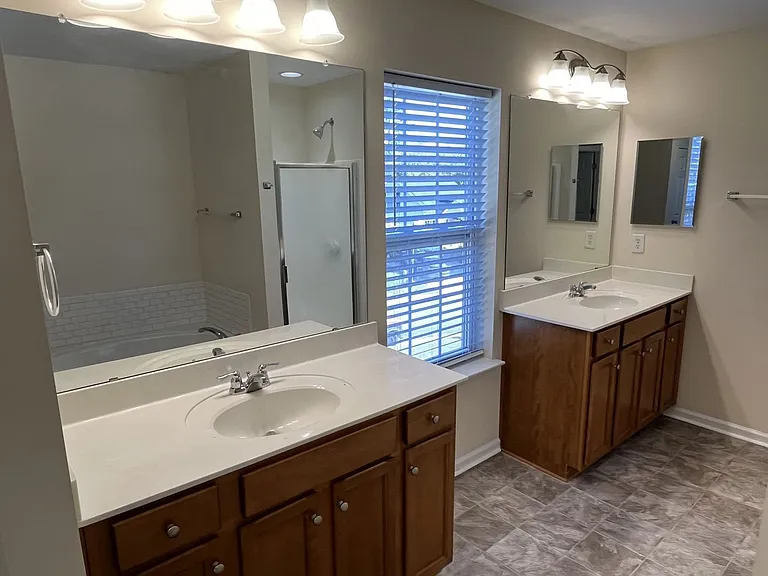 242 Summit Park Ct — Photo 18