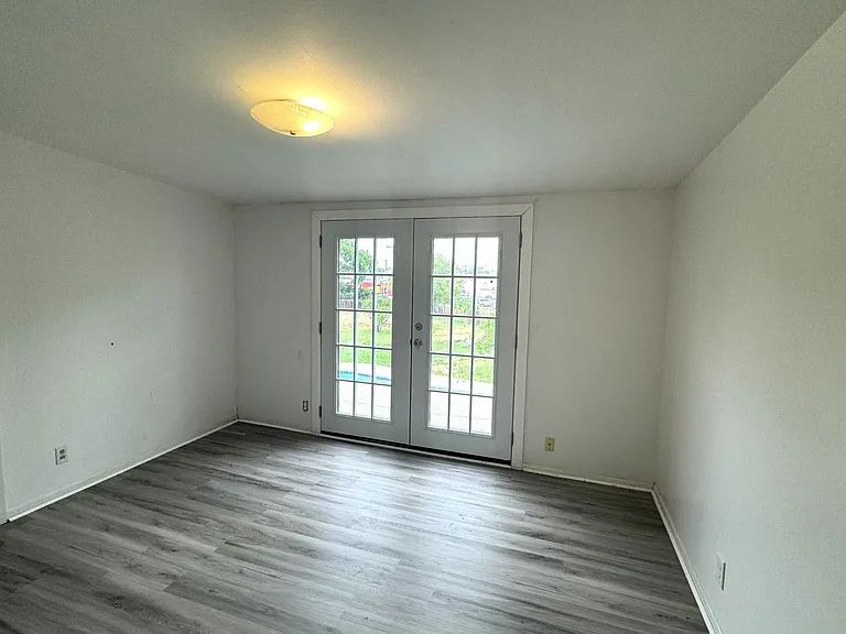 Halbart Dr — Photo 12