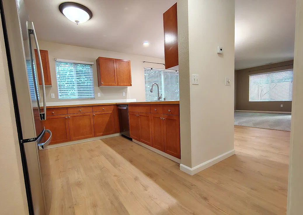3 bed, 2.5 bath, 1600 sqft, $2,900 — Photo 3