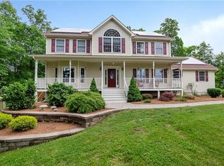 5 Damian Ct, Chester, NY 10918