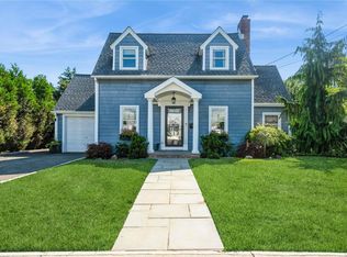6 Arms Ave, Merrick, NY 11566