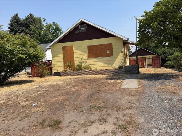 20 N Elm Street, Omak, WA 98841
