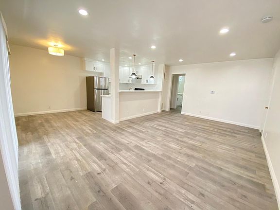 4th image of 11667 Goshen Ave #6
