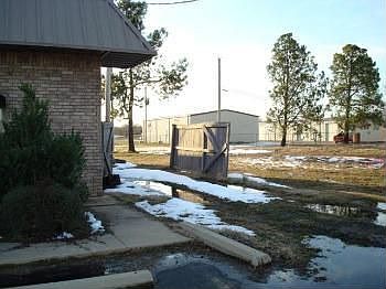 4th image of 2215 E Parkway Dr