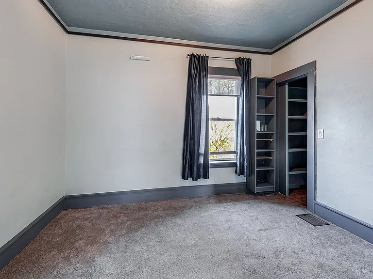 818 N Stafford St — Photo 11