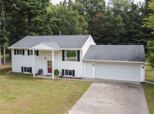 5084 Melmax St, Norton Shores, MI