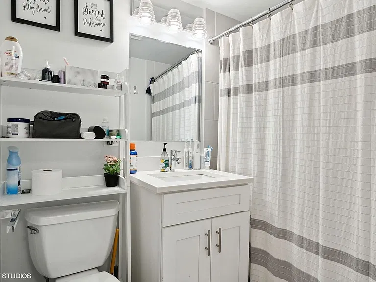 330 W Evergreen Ave #1 — Photo 4