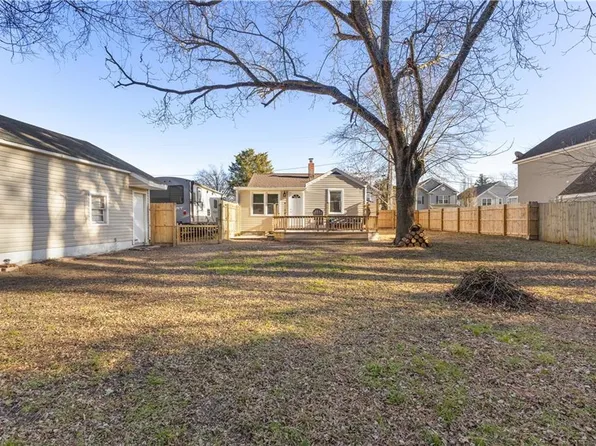 31 Pollux Cir E, Portsmouth, VA 23701