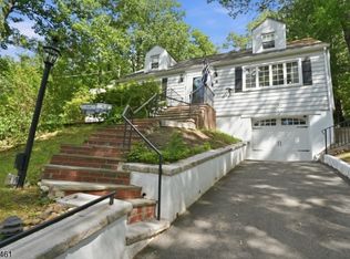 6 Cherry Ln, Caldwell, NJ 07006