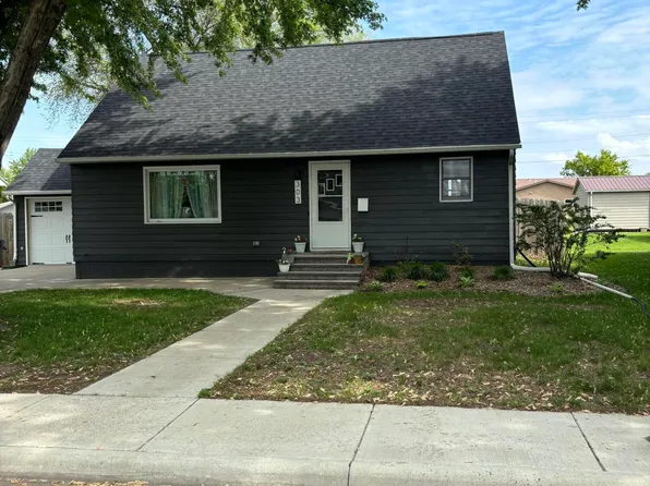 303 W 7th Ave, Milbank, SD 57252