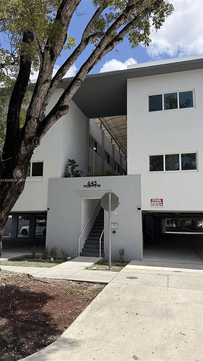 Building Photo - 645 Palmetto Dr #12