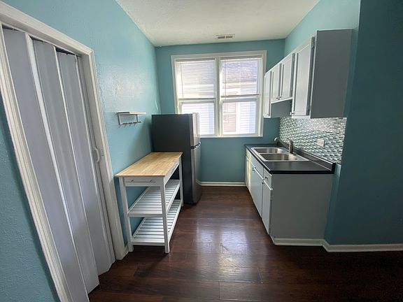 3rd image of 4848 S Honore St #R2