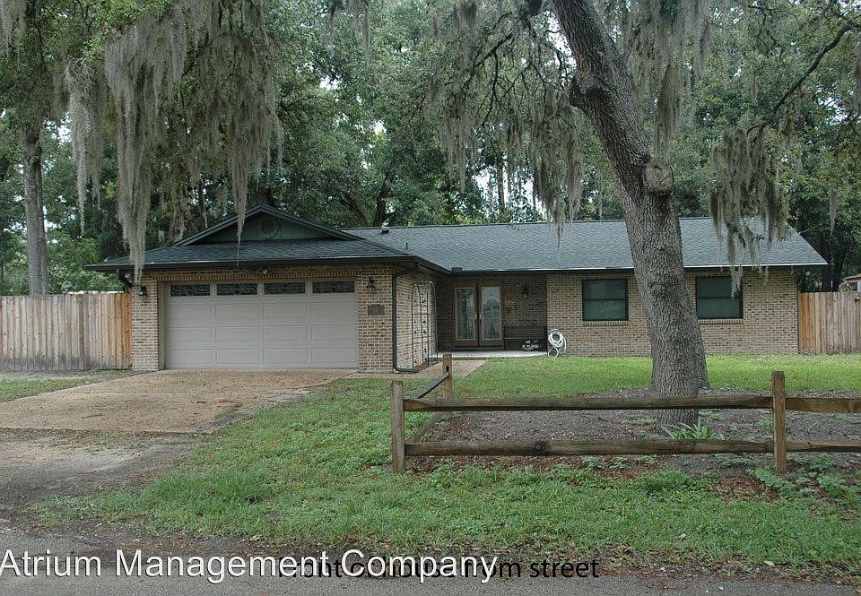 1st image of 996 Arden St