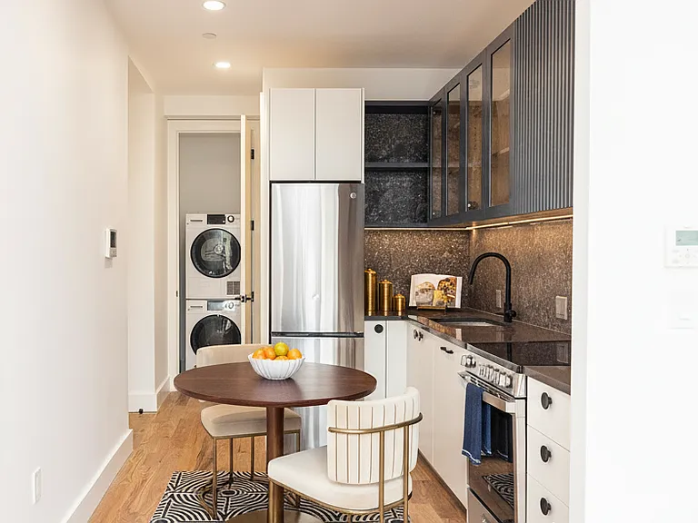 230 N 7th St #201 — Photo 23