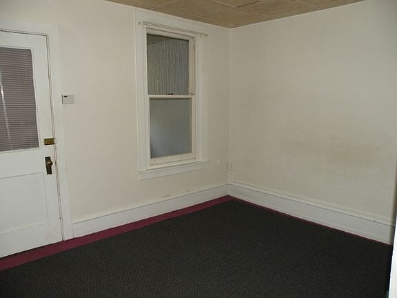 2433 Perkiomen Ave. Bedroom