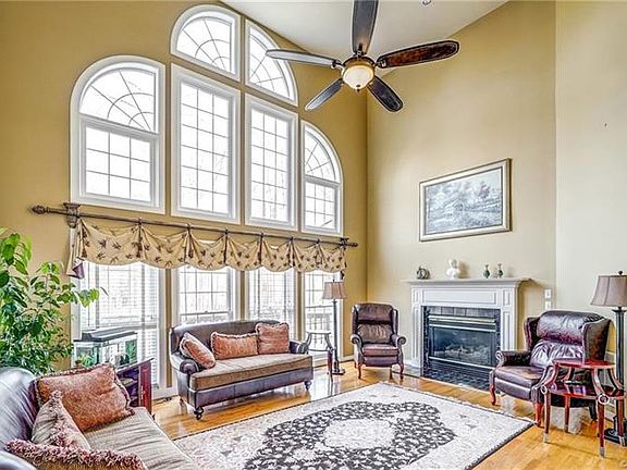 5th image of 6048 Brentmoor Dr