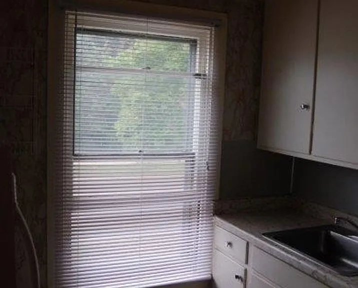 703 E Gorham St — Photo 11