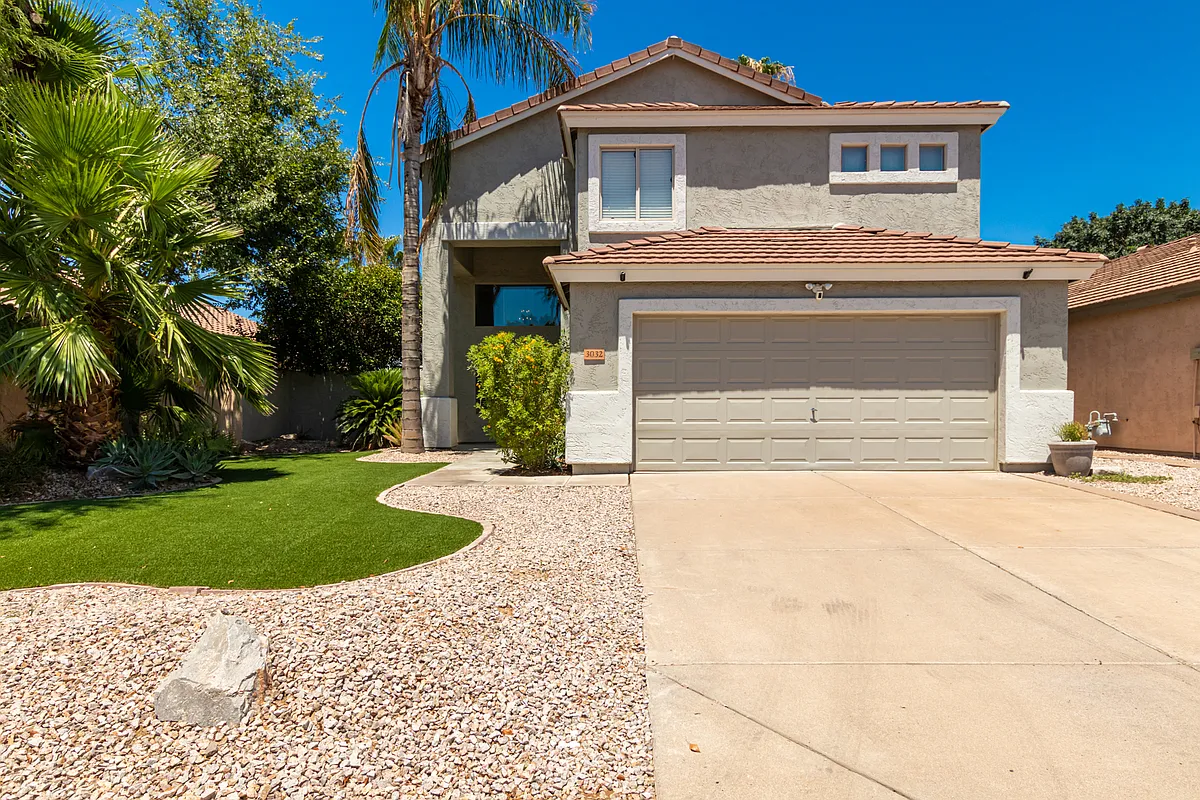 Building Photo - E Millbrae Ln
