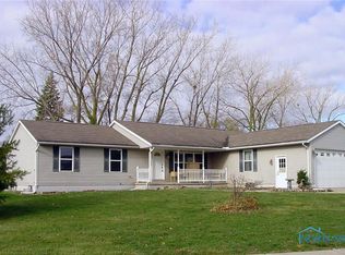 107 Waterfox Dr, Oregon, OH 43616