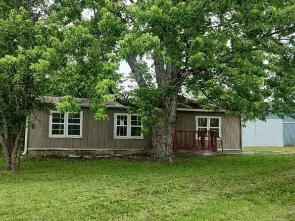 10811 Palamino St, Ozawkie, KS 66070