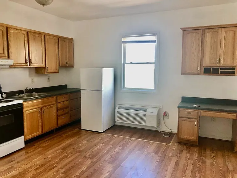 115 N Merritt Mill Rd #205 — Photo 6