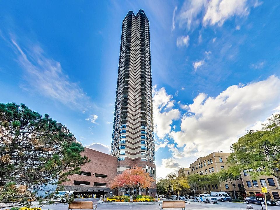 1st image of 3660 N Lake Shore Dr APT 2704