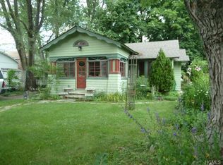 16 Elm St, Greenwood Lake, NY 10925